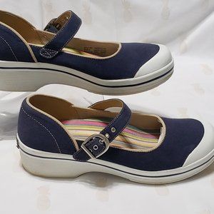 dansko canvas shoes